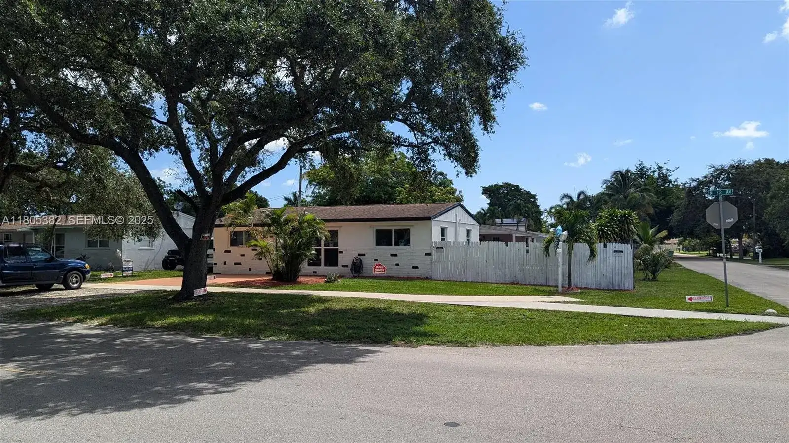 3601 N 72nd Ave, Hollywood FL 33024 photo 2