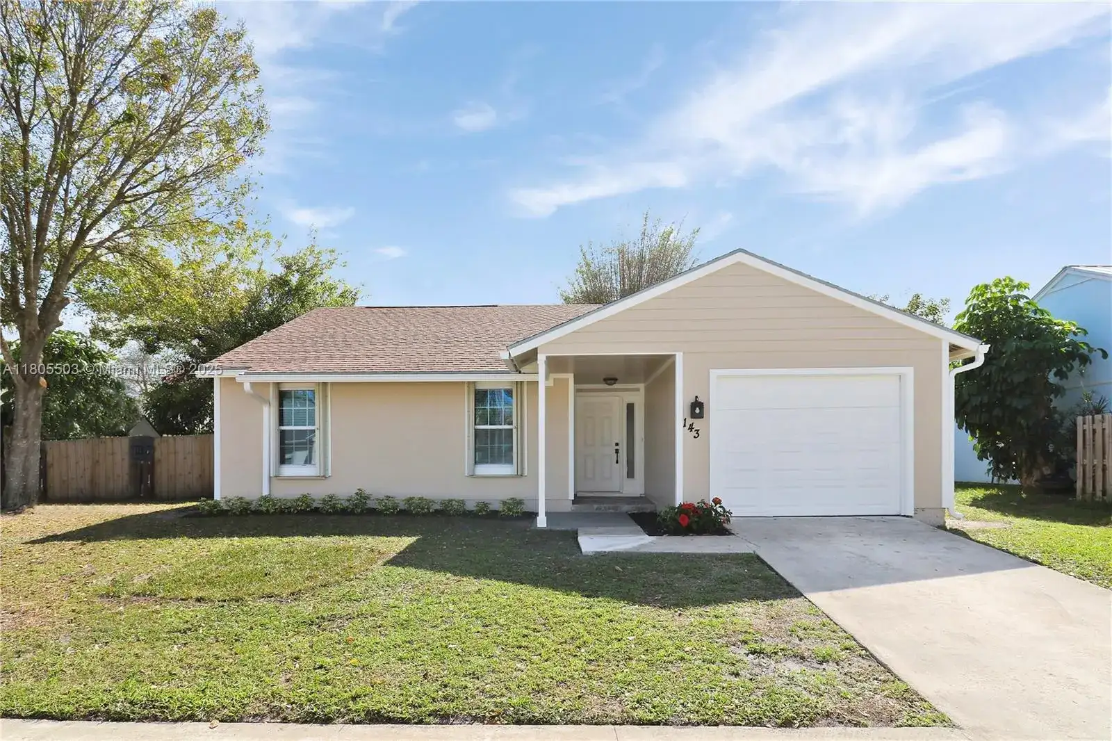 143 Greentree Circle, Jupiter FL 33458 photo 2