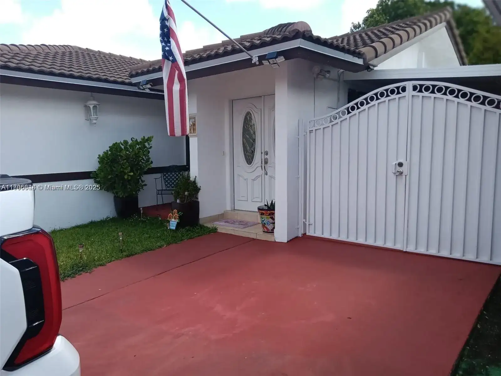 5673 SW 149th Ave, Miami FL 33193 photo 2