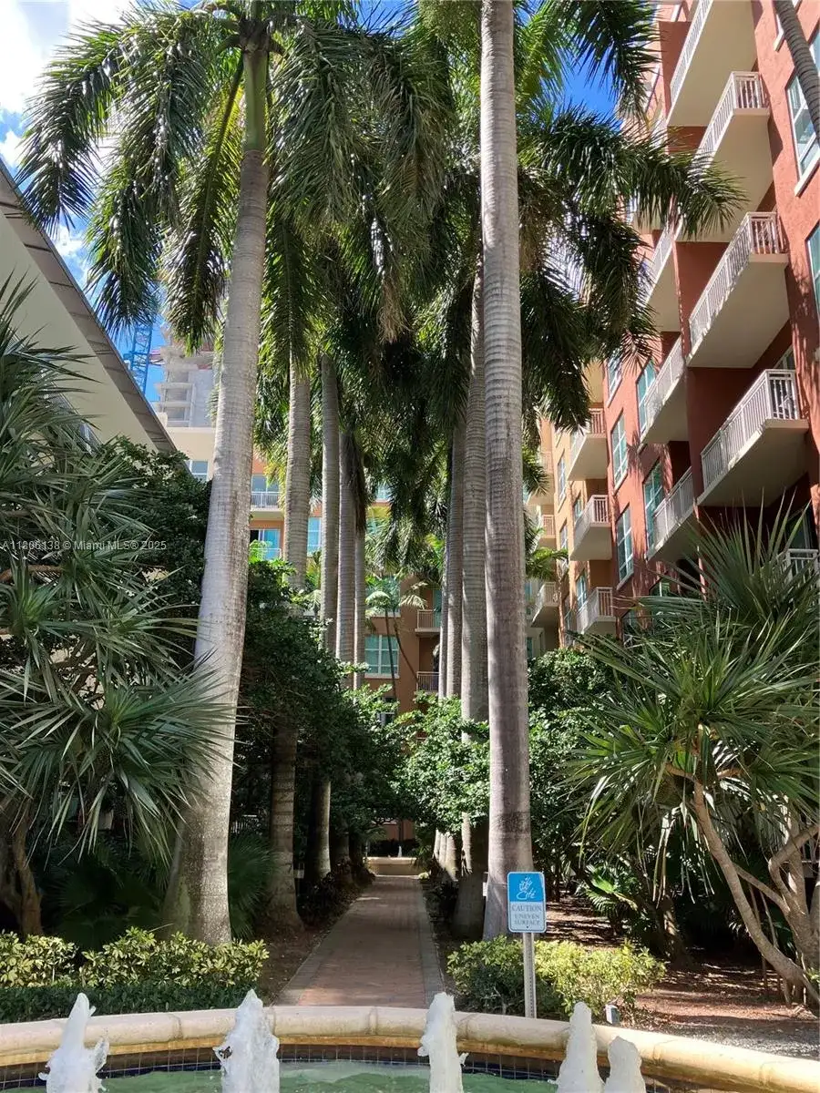 2001 Biscayne Blvd # 3503, Miami FL 33137 photo 3
