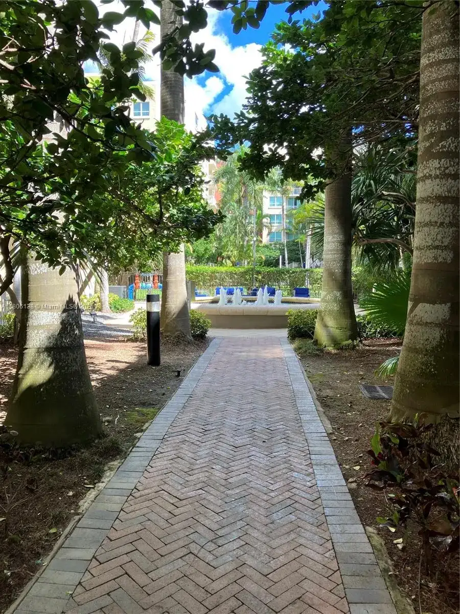 2001 Biscayne Blvd # 3503, Miami FL 33137 photo 4