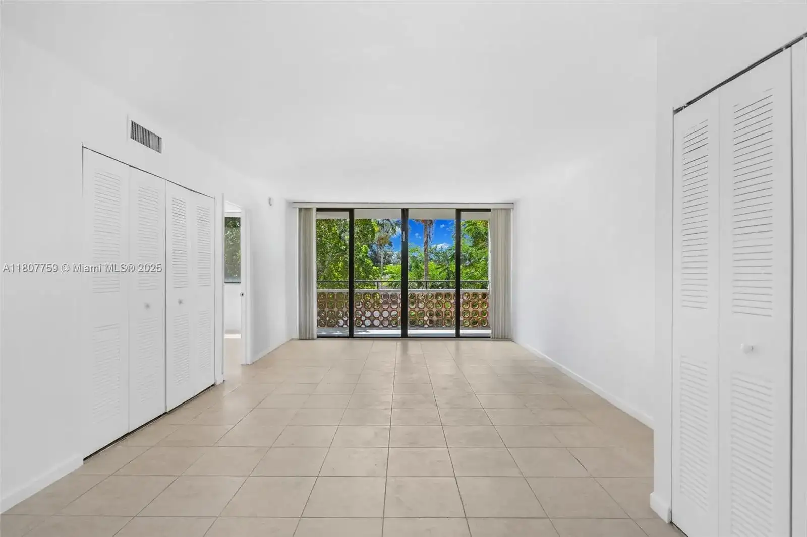 4222 Inverrary Blvd # 4211, Lauderhill FL 33319 photo 3