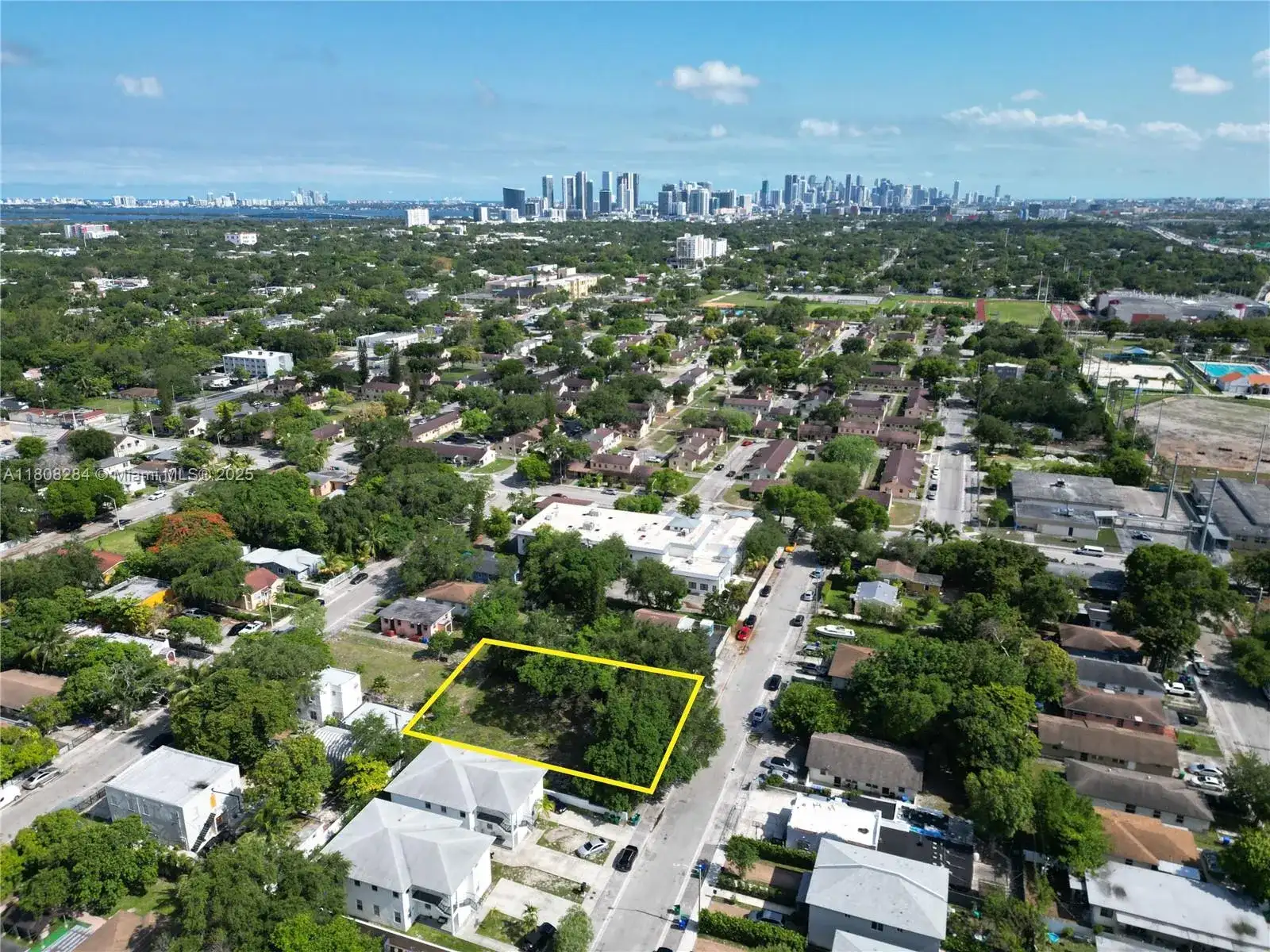 6775 NW 4th Ave, Miami FL 33150 photo 2