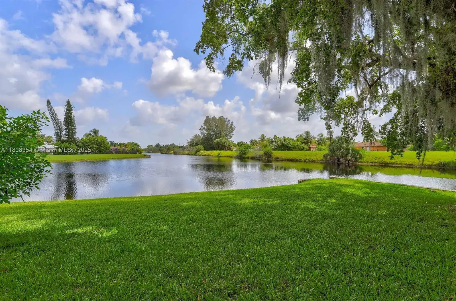 6605 NW 80th Ct, Tamarac FL 33321 photo 5