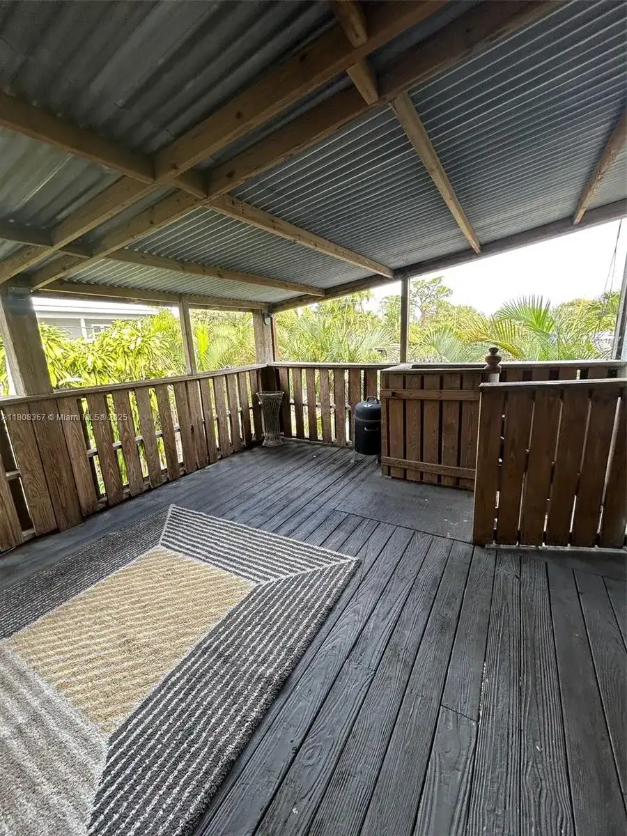 1531 NE 35th St # 3, Oakland Park FL 33334 photo 2
