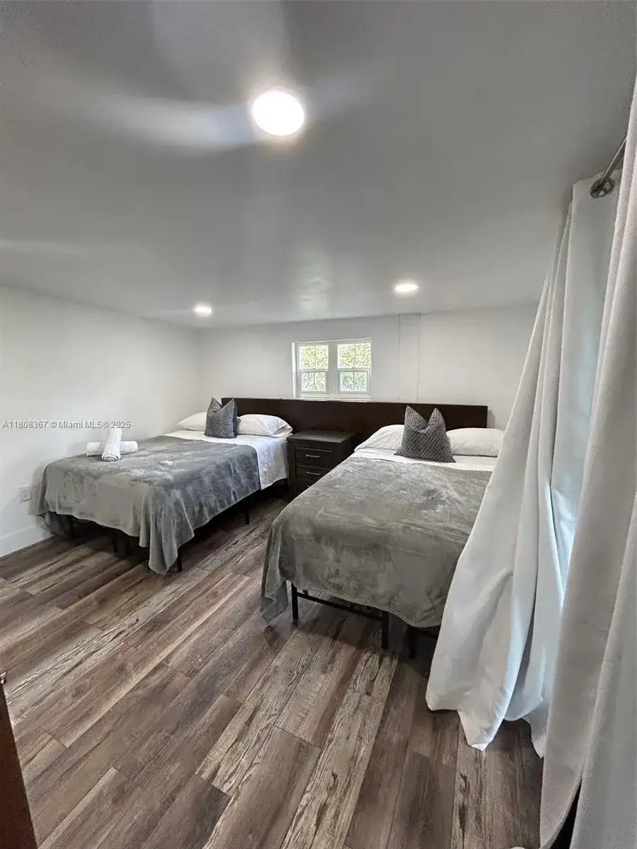 1531 NE 35th St # 3, Oakland Park FL 33334 photo 3