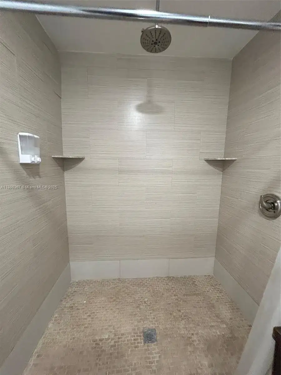 1531 NE 35th St # 3, Oakland Park FL 33334 photo 5