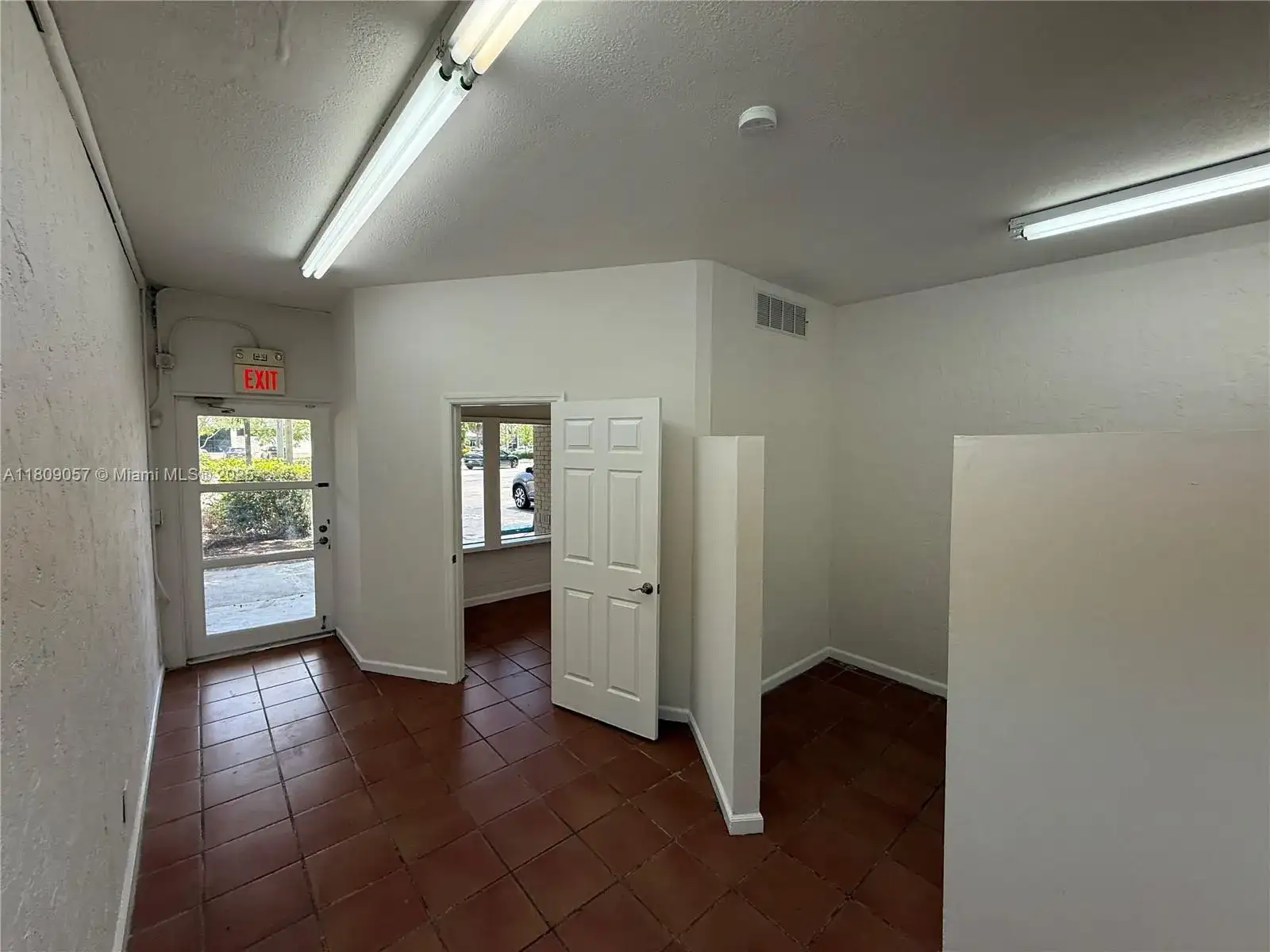 8320 SW 124th St, Pinecrest FL 33156 photo 4