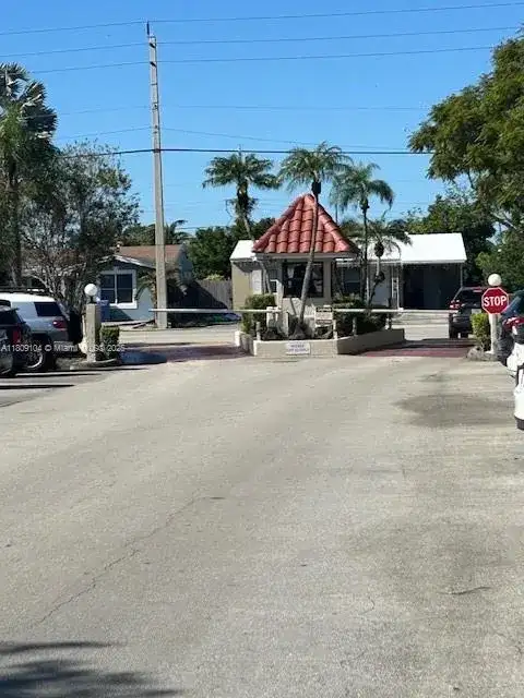 5326 NE 6th Ave # E23, Oakland Park FL 33334 photo 3