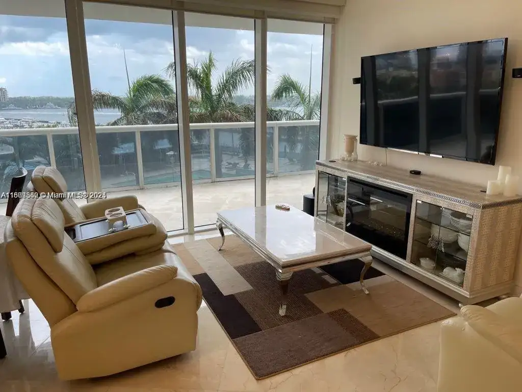 400 Alton Rd # 808, Miami Beach FL 33139 photo 2