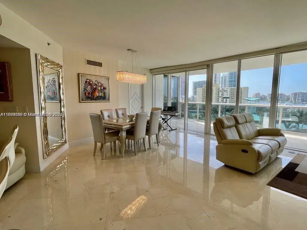 400 Alton Rd # 808, Miami Beach FL 33139 photo 3