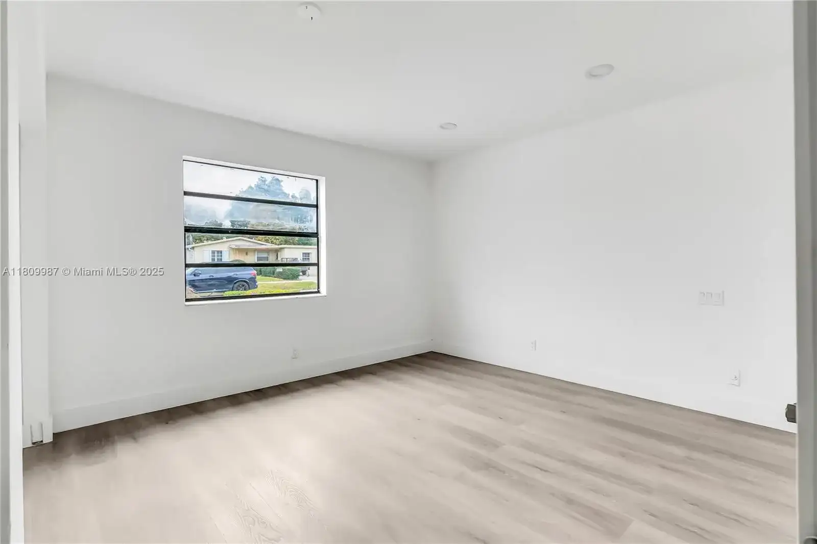 235 SW 3rd Ct, Deerfield Beach FL 33441 photo 4