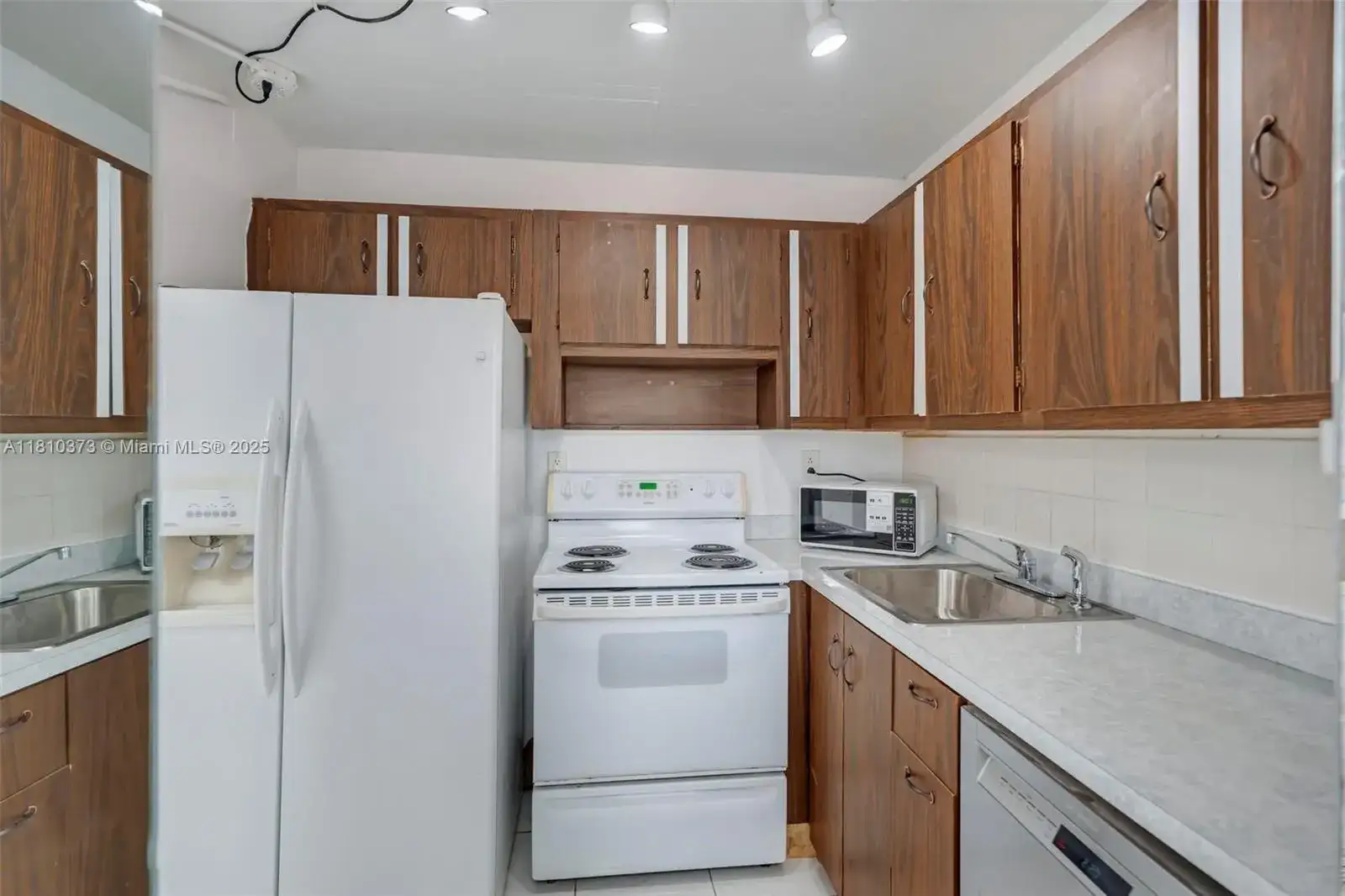 210 172nd St, Sunny Isles Beach FL 33160 photo 4