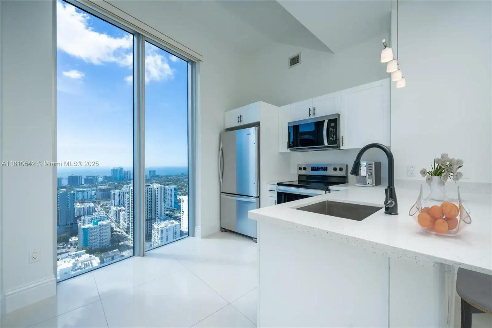 185 SW 7th St # 4412, Miami FL 33130 photo 3