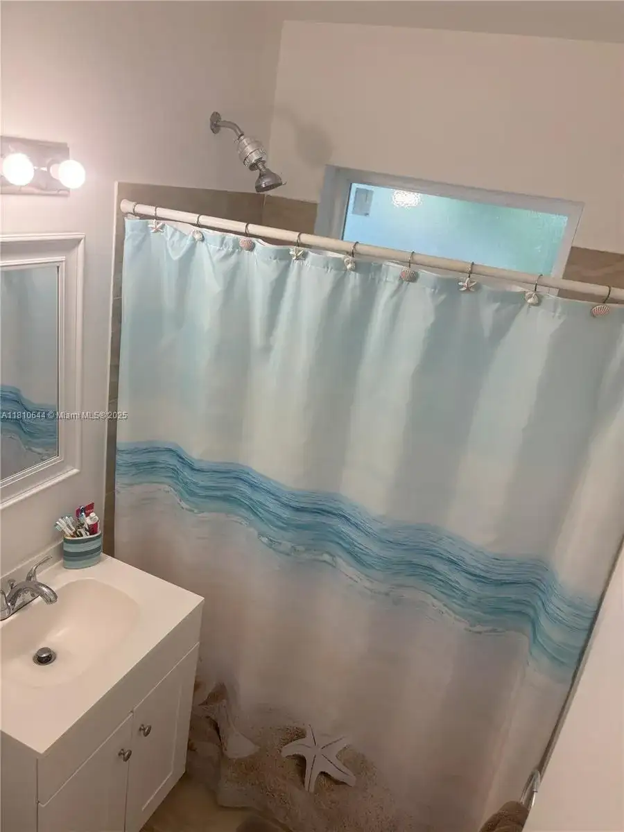 840 NE 147th St, North Miami FL 33161 photo 3