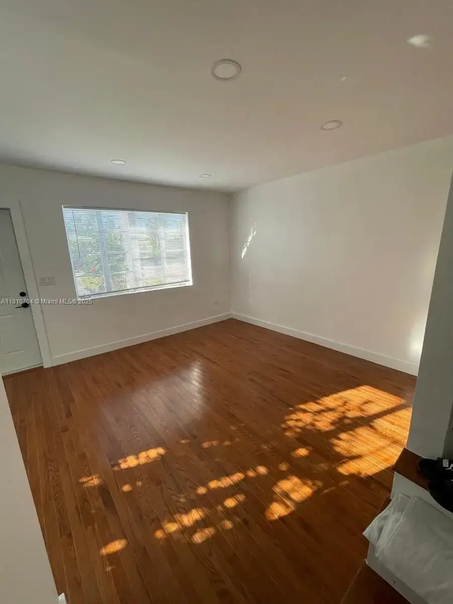 660 86th St, Miami Beach FL 33141 photo 5