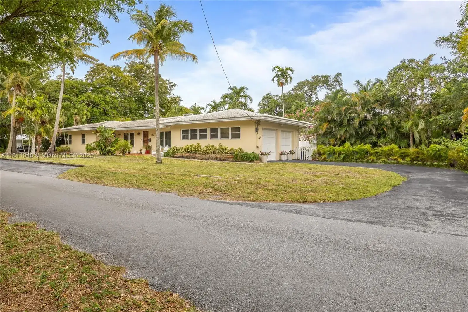 790 NE 119th St, Biscayne Park FL 33161 photo 3