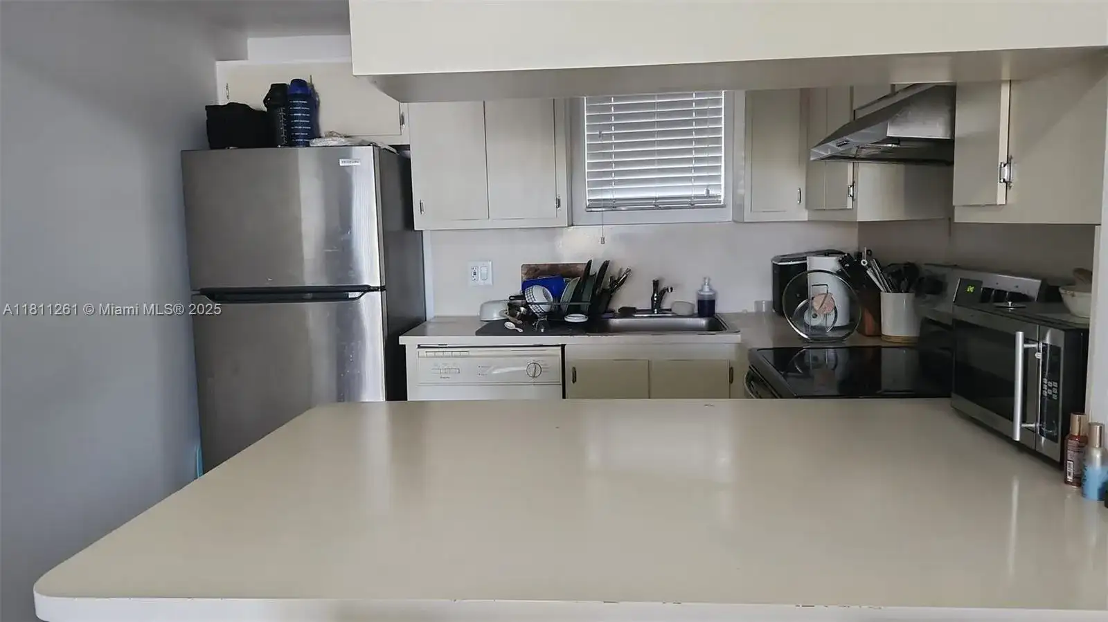 8290 Lake Dr # 527, Doral FL 33166 photo 3