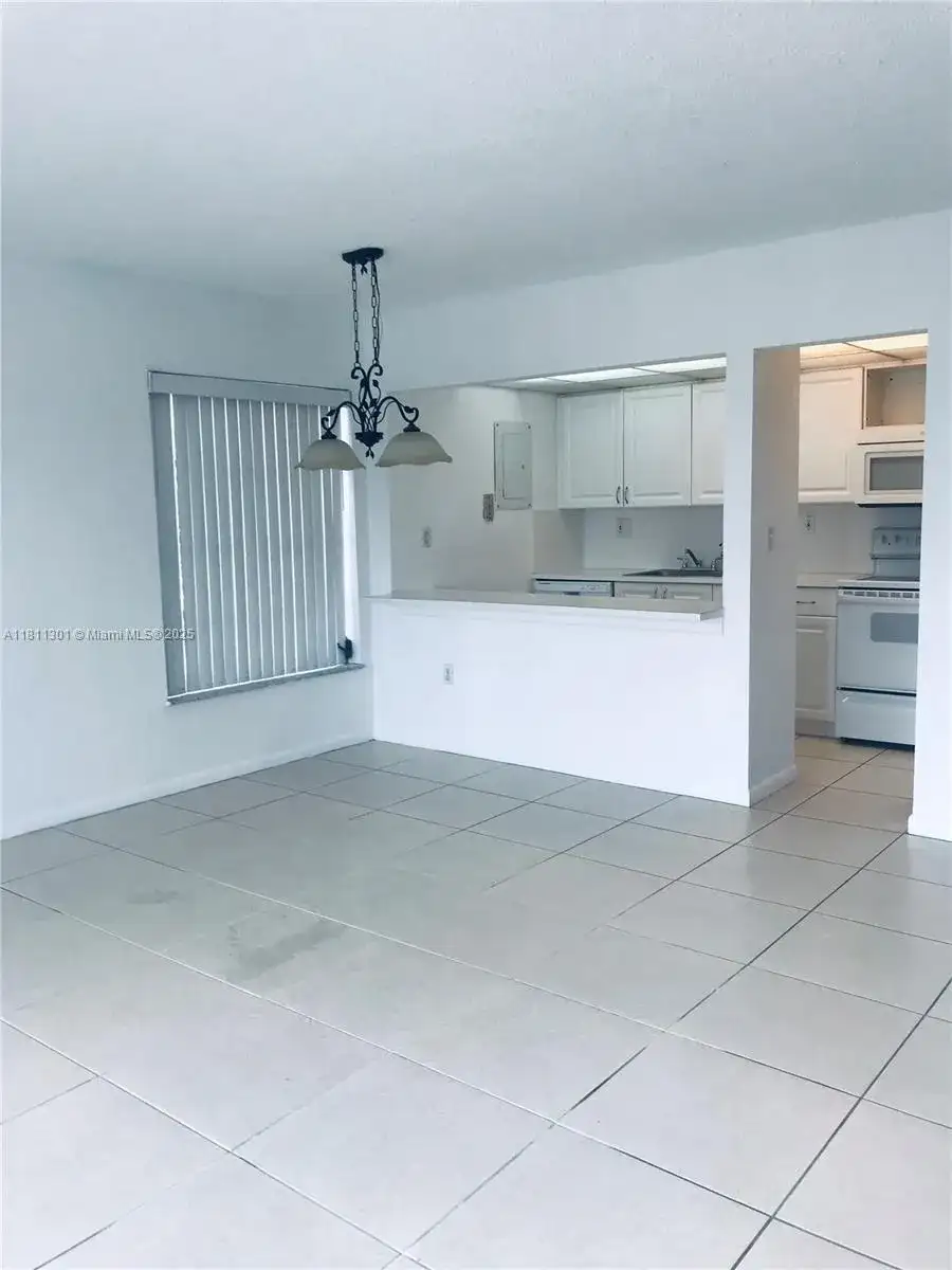 17600 NW 68th Ave # B3006, Hialeah FL 33015 photo 2