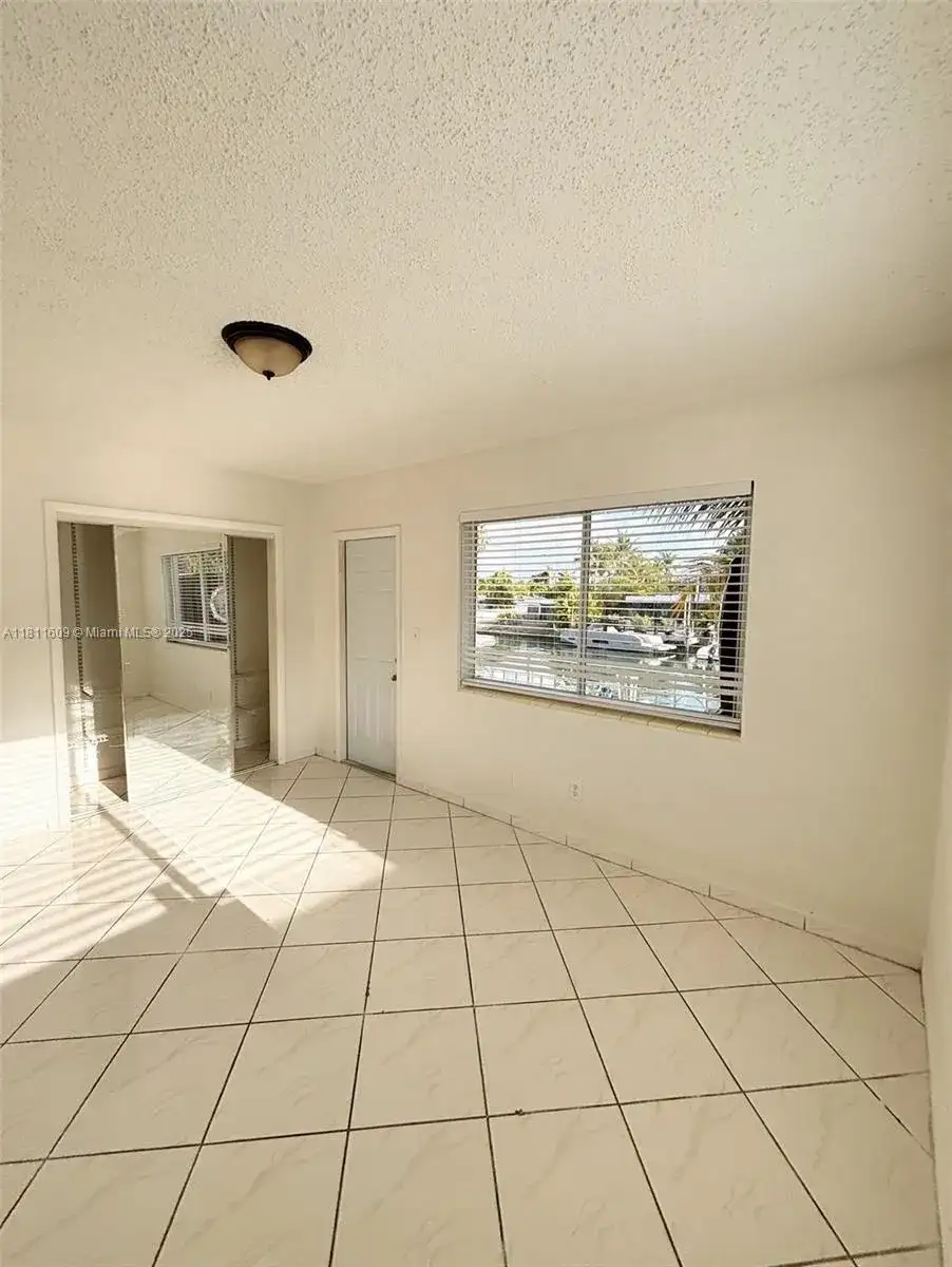 2101 Calais Dr # 10, Miami Beach FL 33141 photo 4