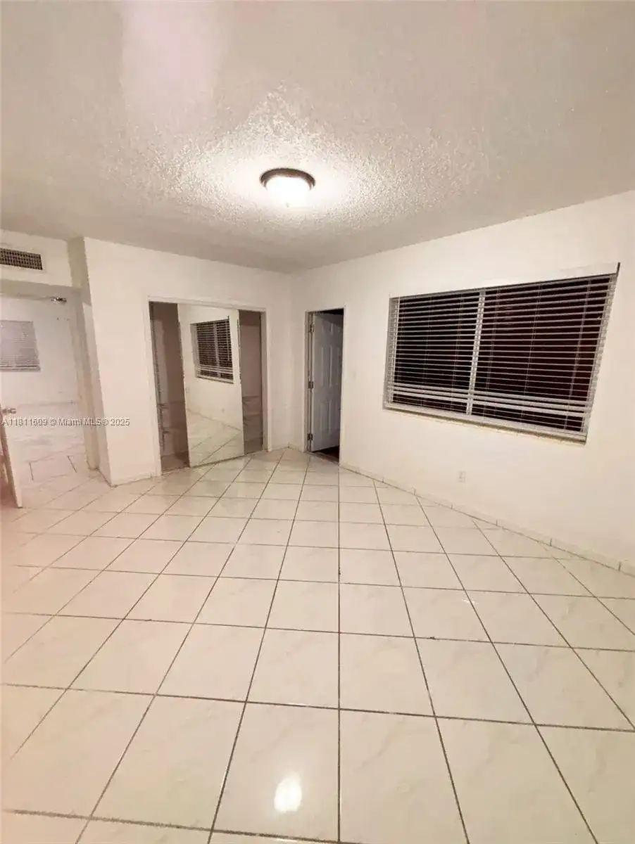 2101 Calais Dr # 10, Miami Beach FL 33141 photo 5