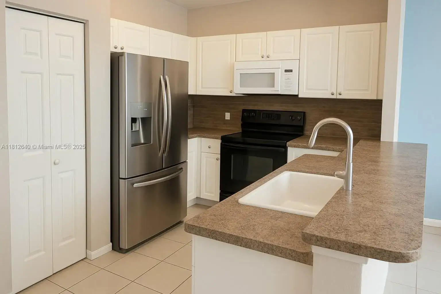 1057 NE 42nd Ave, Homestead FL 33033 photo 2
