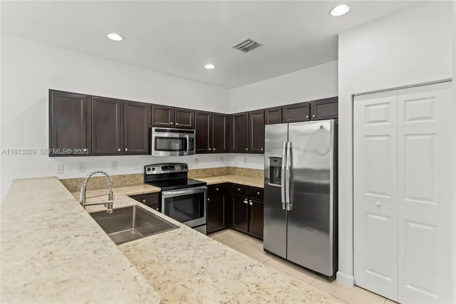 3502 W 86th Ter, Hialeah FL 33018 photo 3