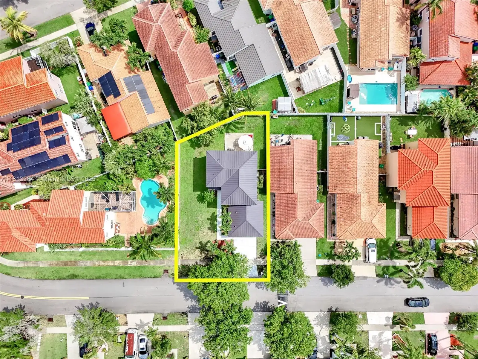 17473 SW 22nd St, Miramar FL 33029 photo 2