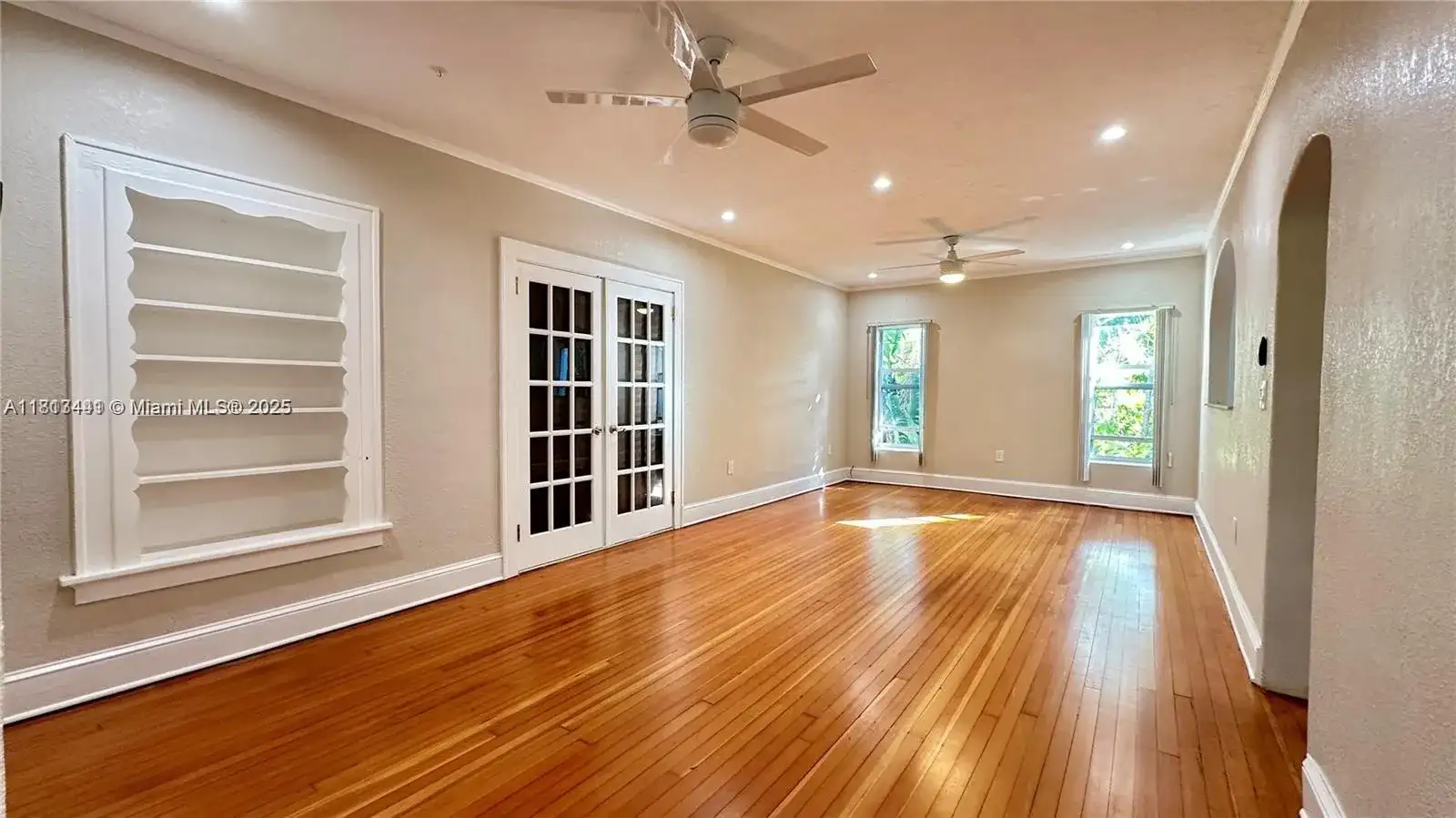 10538 NE 4th Ave, Miami Shores FL 33138 photo 3