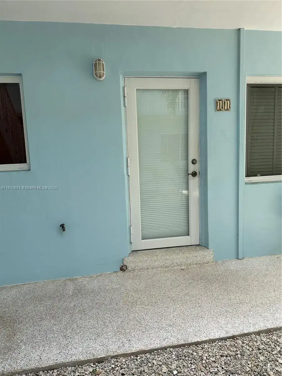 401 Collins Ave # 11, Miami Beach FL 33139 photo 5