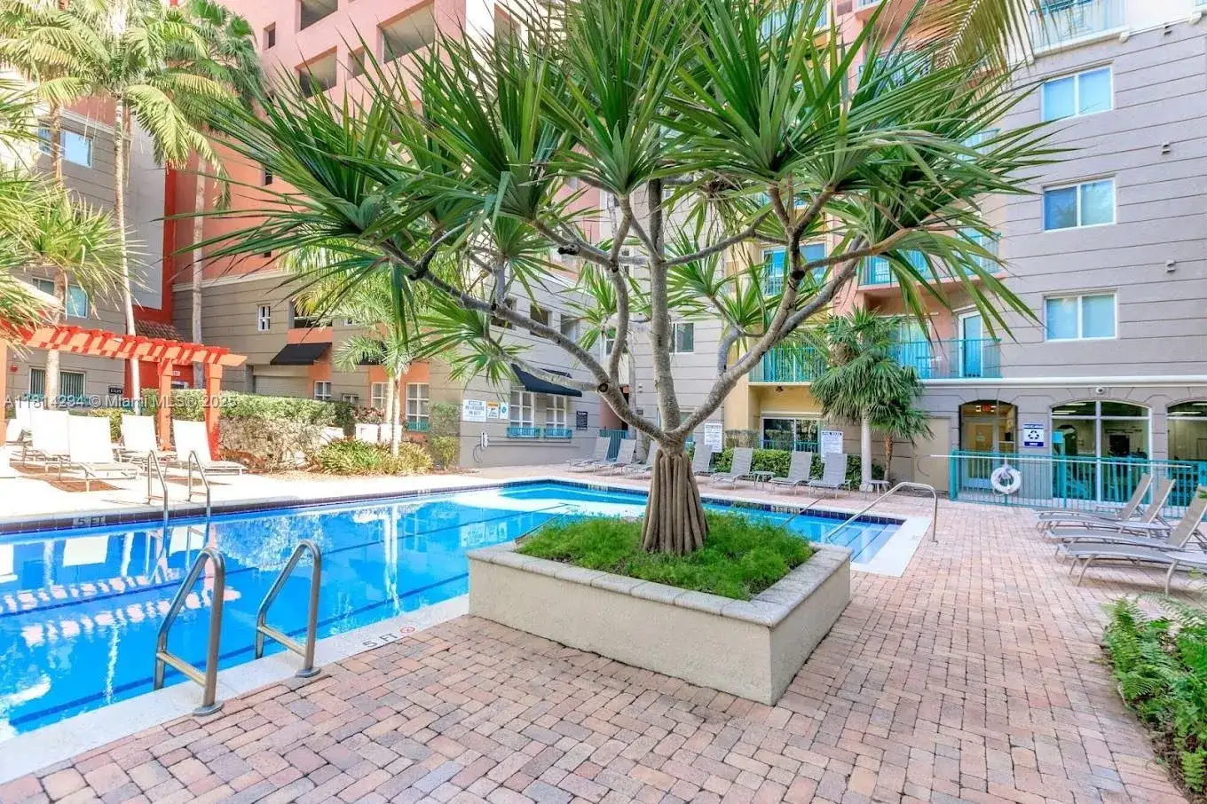 6001 SW 70th St # 252, South Miami FL 33143 photo 4