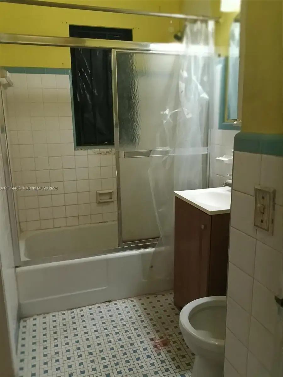 1828 NW 58th St, Miami FL 33142 photo 5