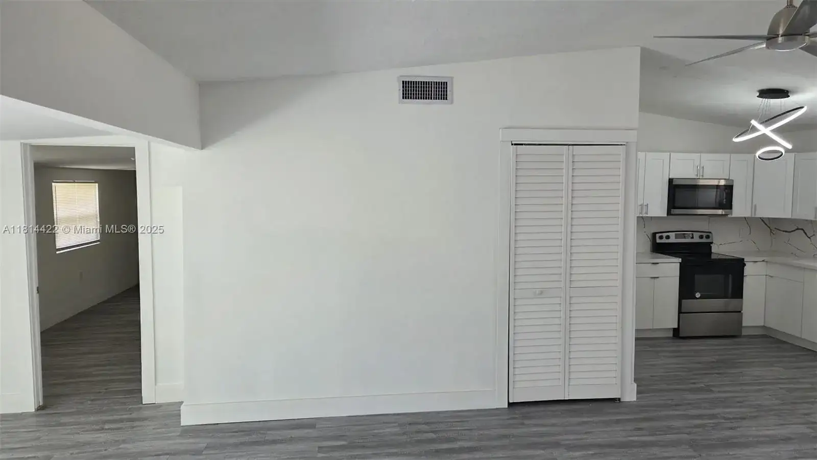 2248 MARINA PARK DR, Fort Myers FL 33905 photo 4
