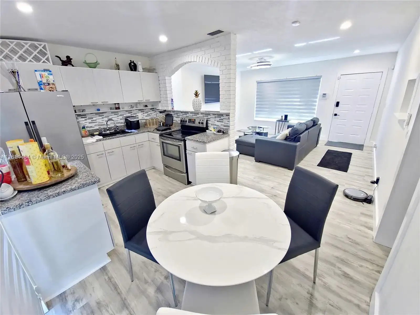 1720 SW 64th Ave, North Lauderdale FL 33068 photo 3