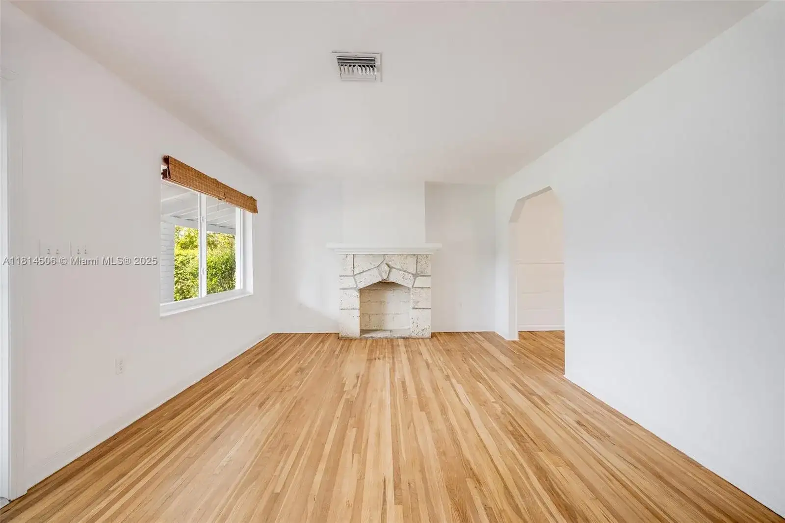 385 NE 117th St, Miami FL 33161 photo 3