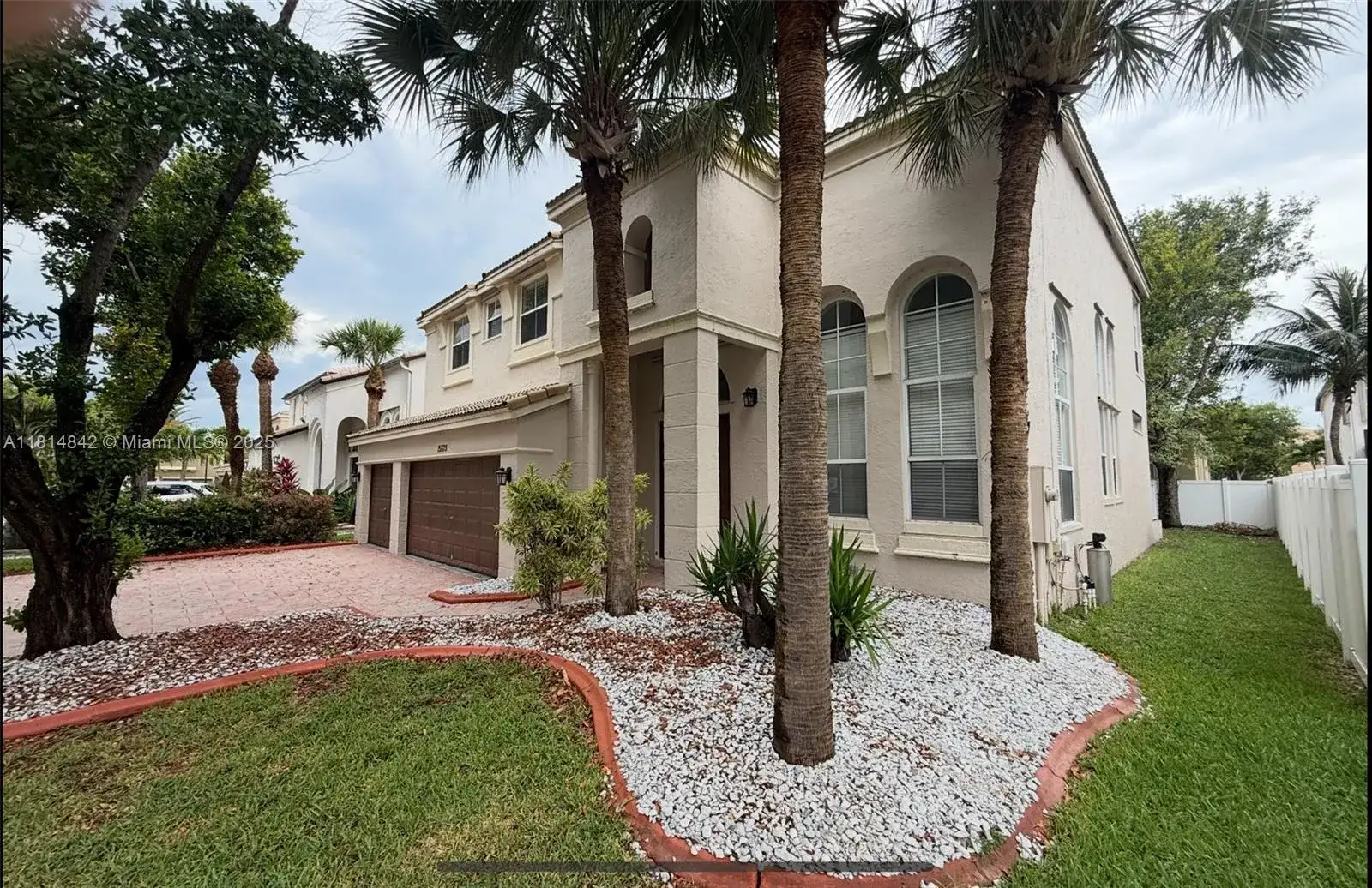 15875 SW 52nd St, Miramar FL 33027 photo 3