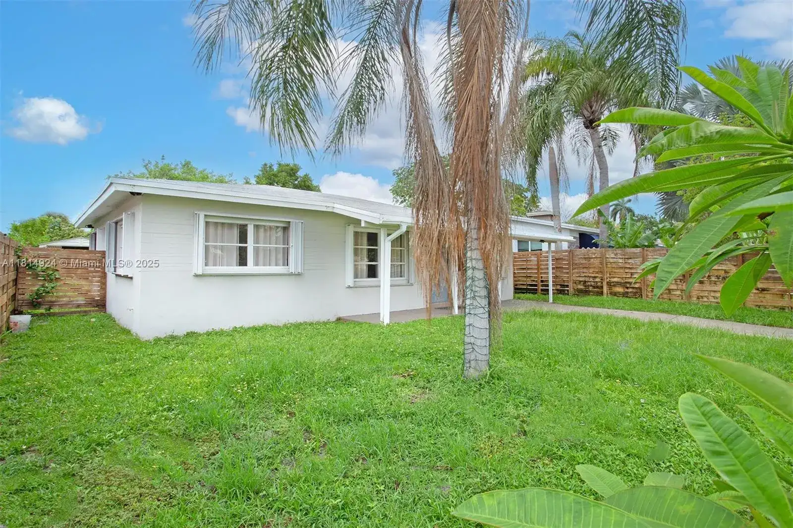 5433 NE 1st Ave, Oakland Park FL 33334 photo 2