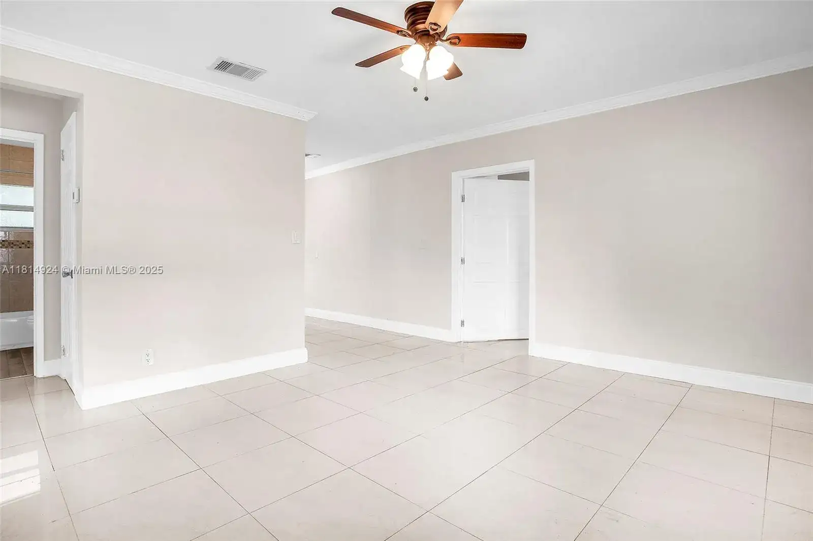 5433 NE 1st Ave, Oakland Park FL 33334 photo 5