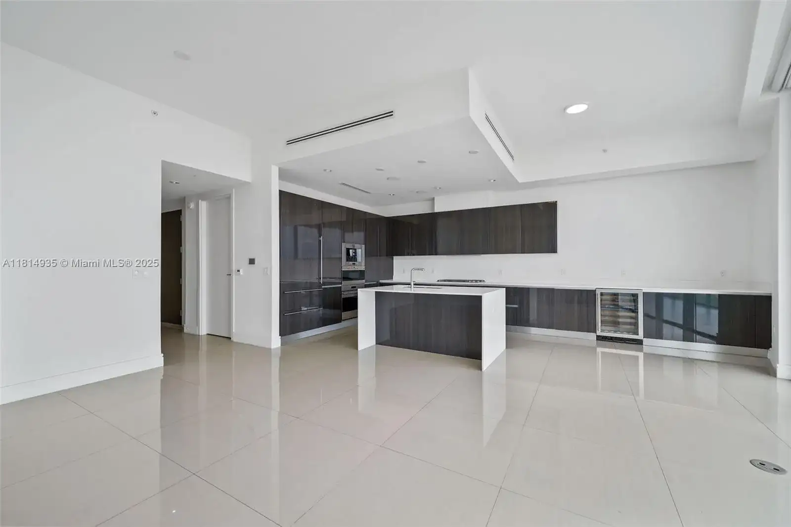 3250 NE 188th St, Aventura FL 33180 photo 3