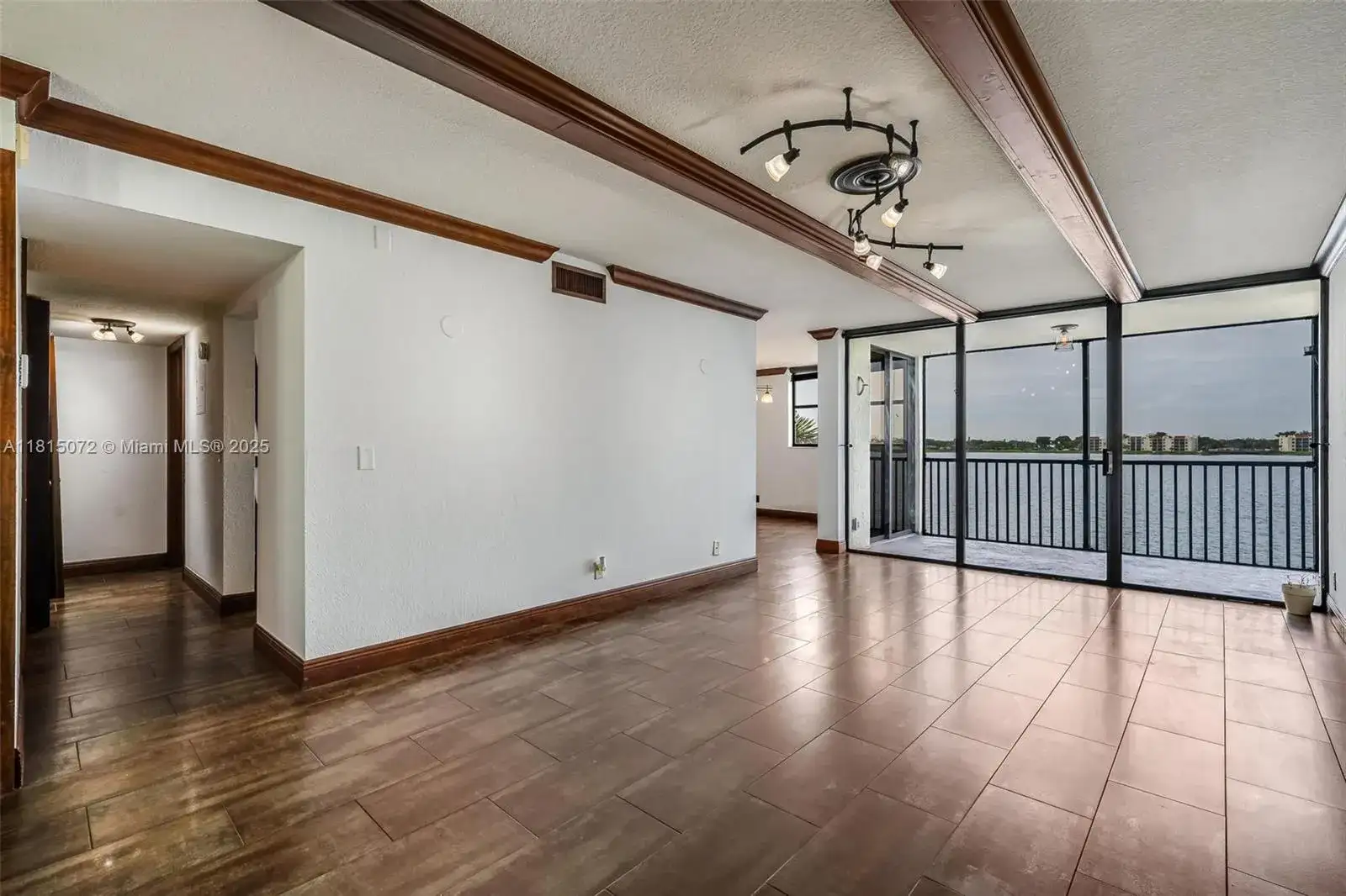 106 Lake Emerald Dr # 210, Oakland Park FL 33309 photo 2