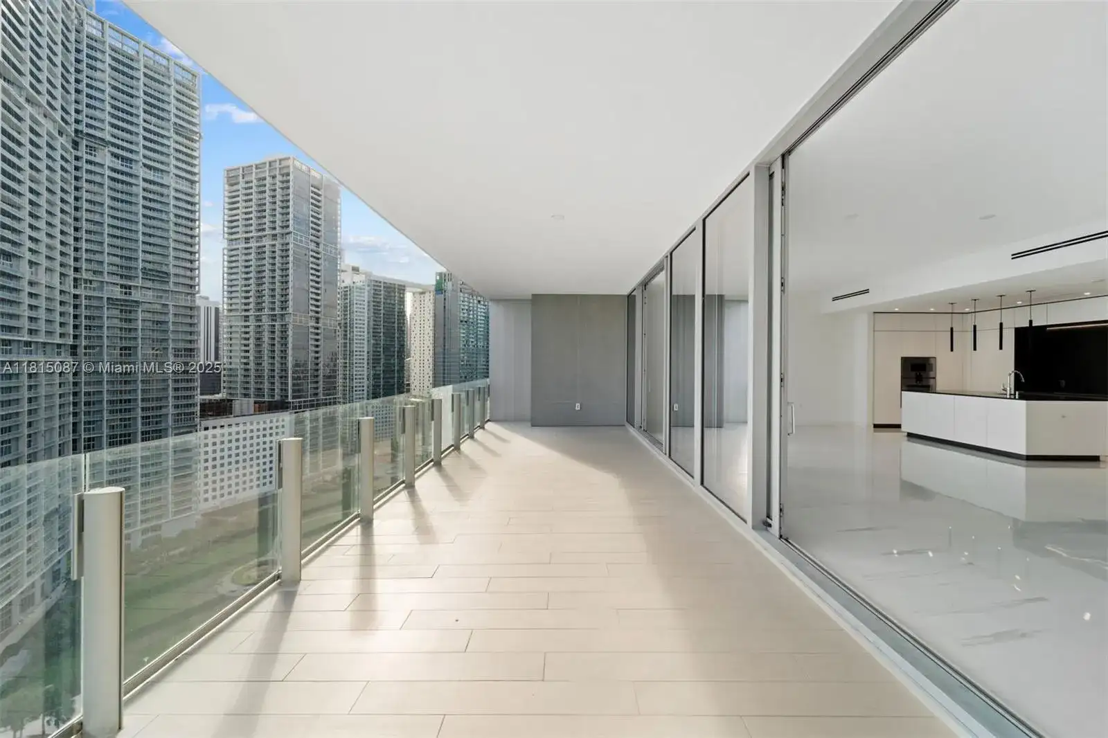 300 Biscayne Blvd Way # 2002, Miami FL 33131 photo 3