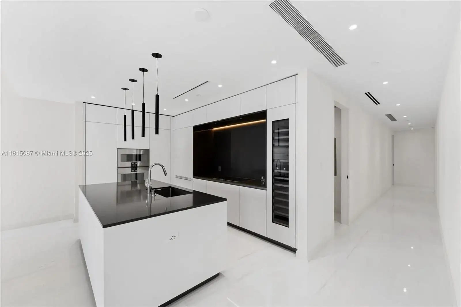 300 Biscayne Blvd Way # 2002, Miami FL 33131 photo 5