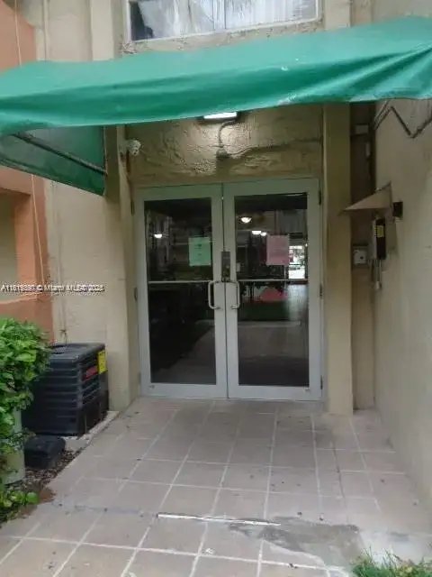 9320 Fontainebleau Blvd # 503, Miami FL 33172 photo 2
