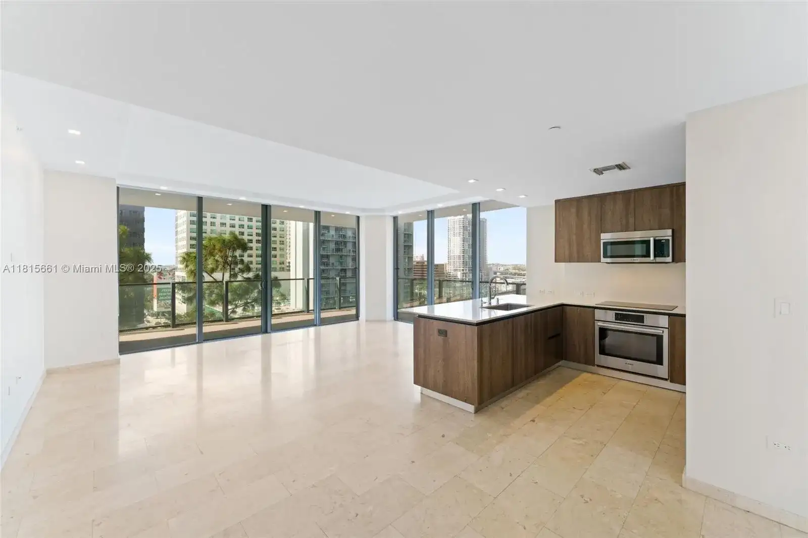 88 SW 7th St # 712, Miami FL 33130 photo 5