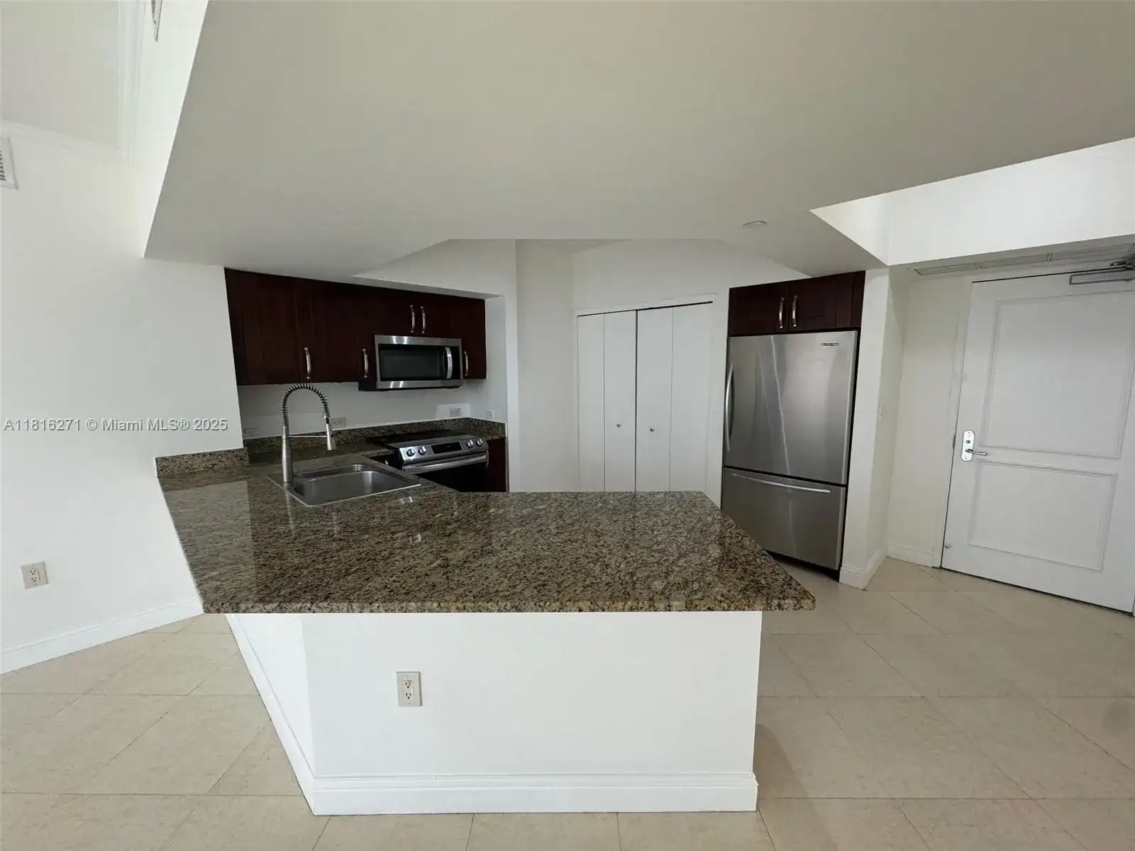 19900 E Country Club Dr # 209, Aventura FL 33180 photo 3