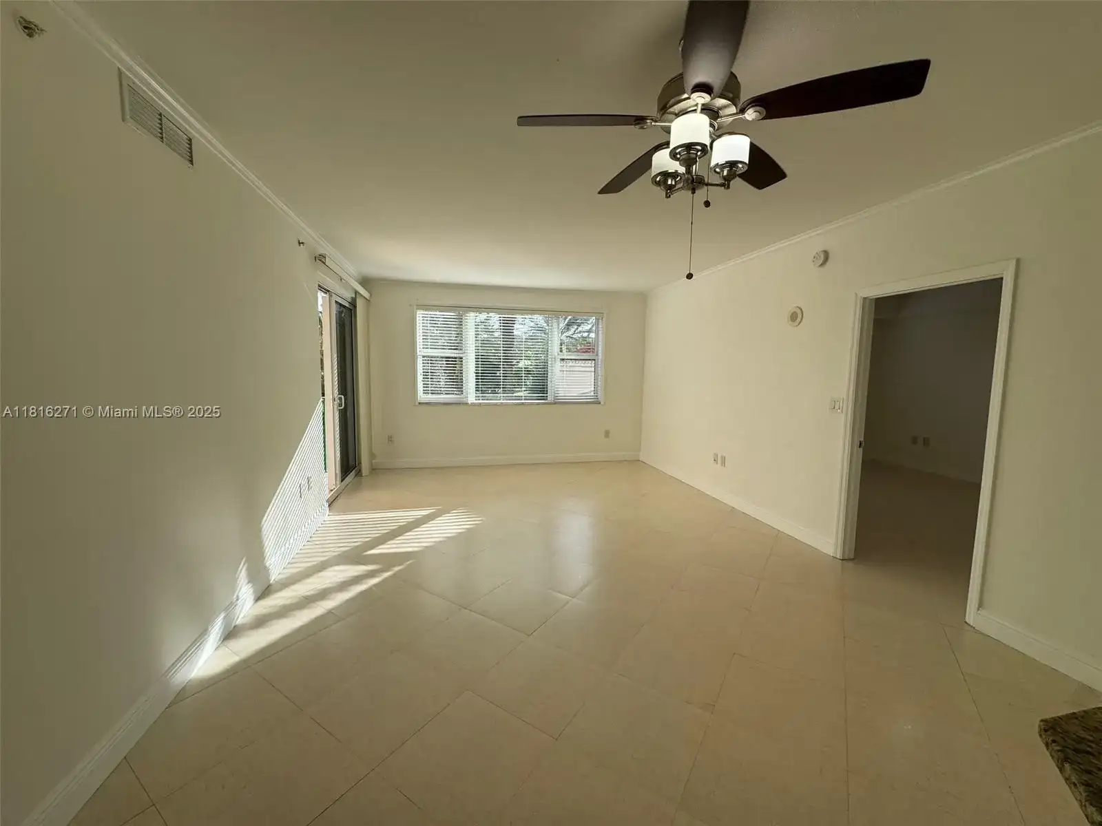 19900 E Country Club Dr # 209, Aventura FL 33180 photo 4