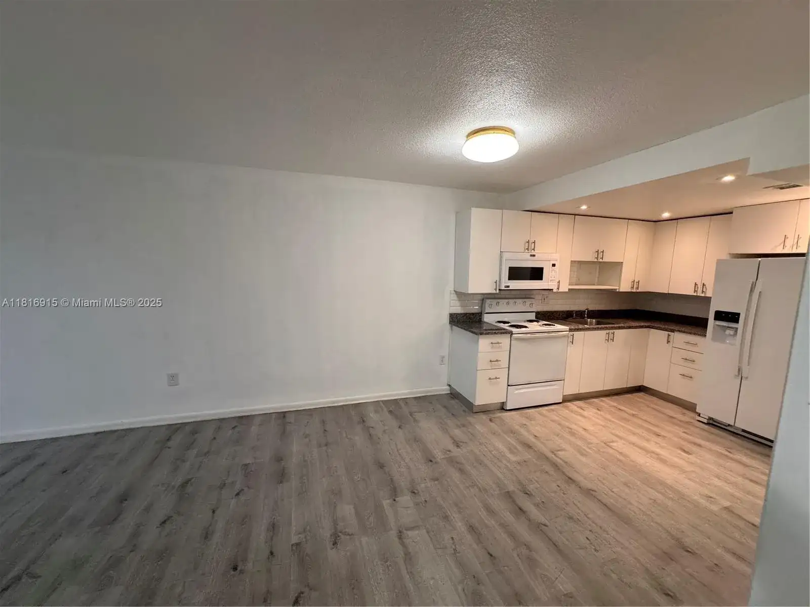 677 SW 9th Ave # 303, Miami FL 33130 photo 2