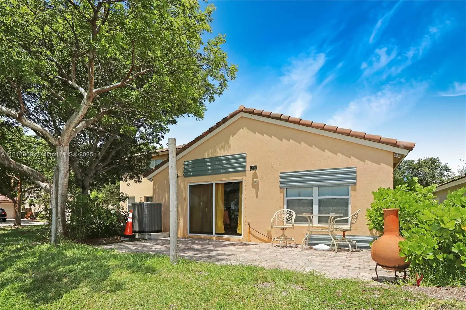 1585 SE 20th Rd, Homestead FL 33035 photo 2