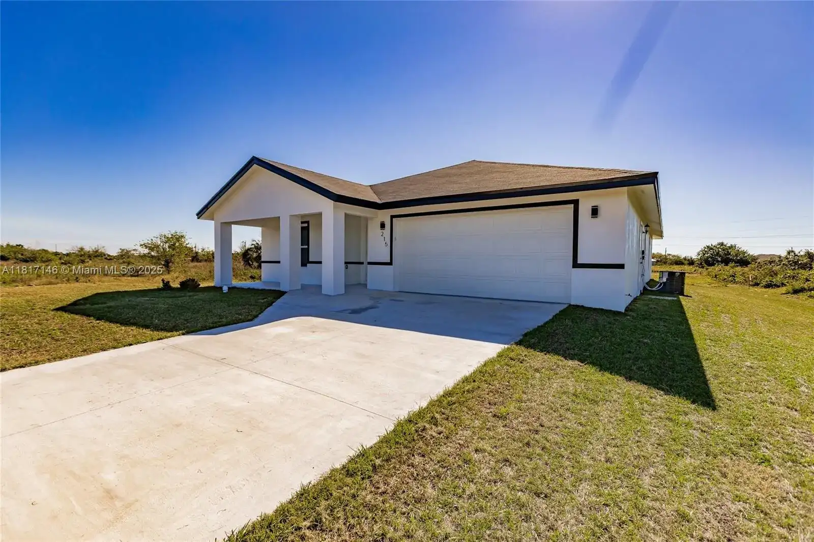 215 Nautilus Ave, La Belle FL 33935 photo 3