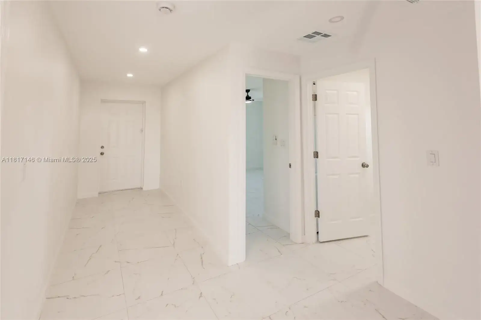 215 Nautilus Ave, La Belle FL 33935 photo 5
